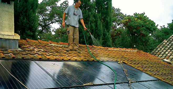 スイスZweisimmen 屋根一体型太陽電池のルーフ